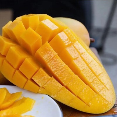 金煌芒海南新鲜当季热带水果水仙芒黄皮大芒果现摘一件代发