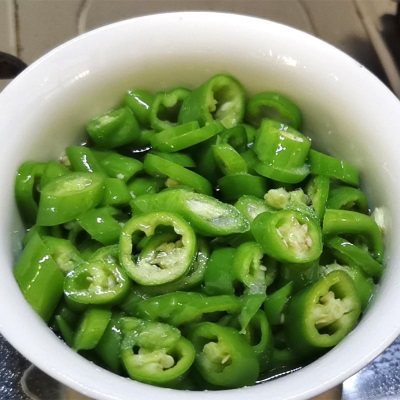 辣椒新鲜特辣3-5斤自家种植青线椒蔬菜新鲜辣椒细辣椒尖椒批发
