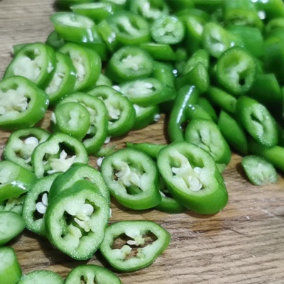 辣椒新鲜特辣3-5斤自家种植青线椒蔬菜新鲜辣椒细辣椒尖椒批发