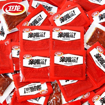 卫龙亲嘴烧多口味单独小包装解馋摆摊散装批发辣条辣片办公室零食